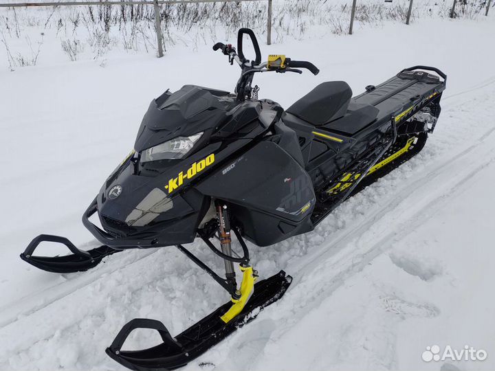 Снегоход BRP Summit X 165