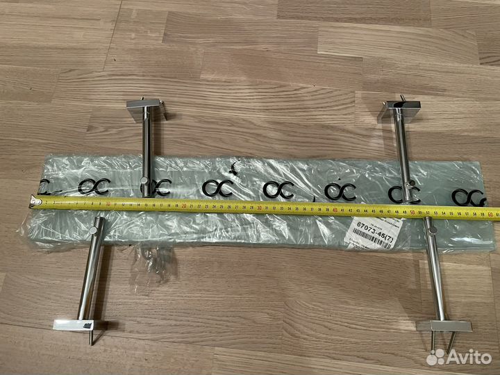 Две стеклянных полки в ванную