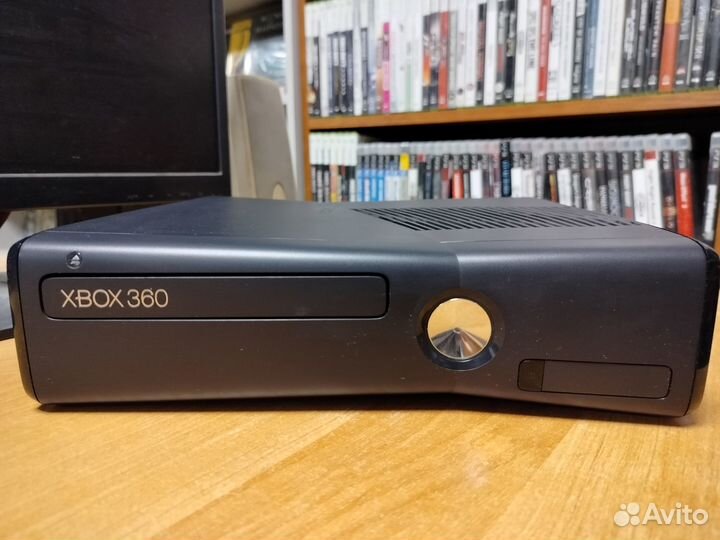 Xbox 360S 250Gb FreeBoot 2 Джоя 40 Игр