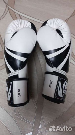 Боксерские перчатки