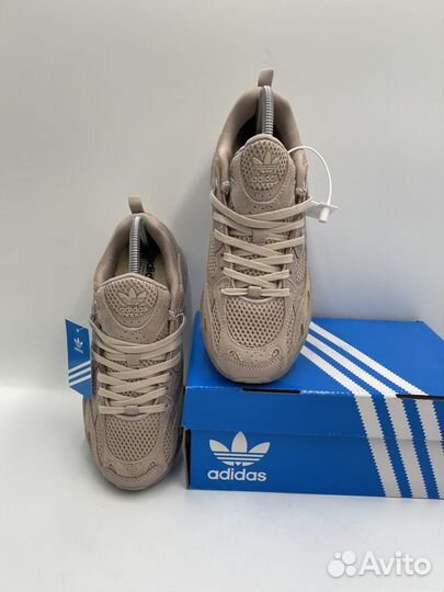 Кроссовки adidas