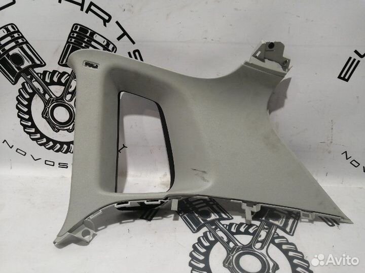 Обшивка стойки задняя правая Volkswagen Tiguan 20