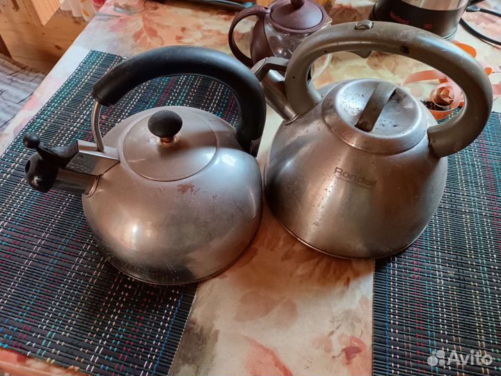 Чайники и блюдо