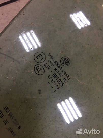 Стекло дверное переднее правое Volkswagen Golf 6