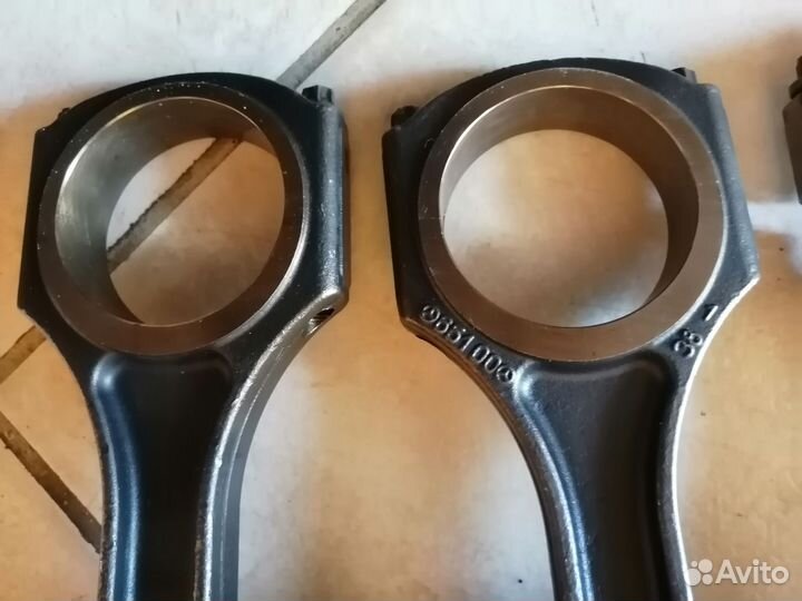 Поршень с шатуном OM651 Мерседес