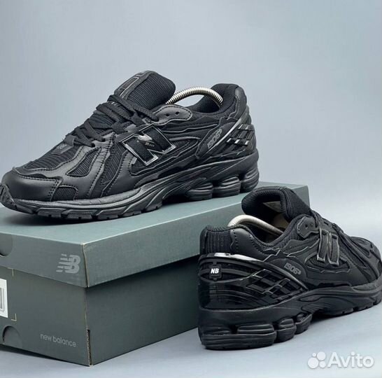 Новинка New Balance 1906