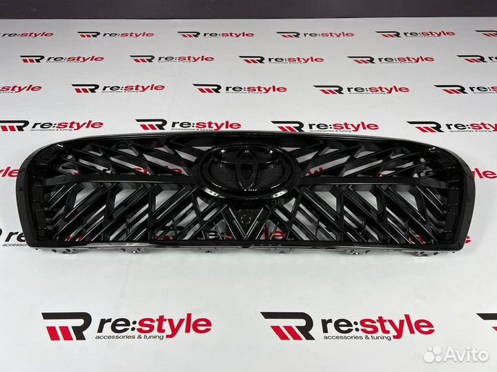 Решетка радиатора Toyota Land Cruiser 200 U2469