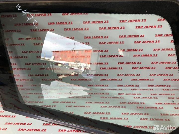 Стекло собачника заднее левое Mitsubishi Pajero