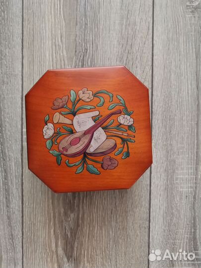 Музыкальная шкатулка для украшений