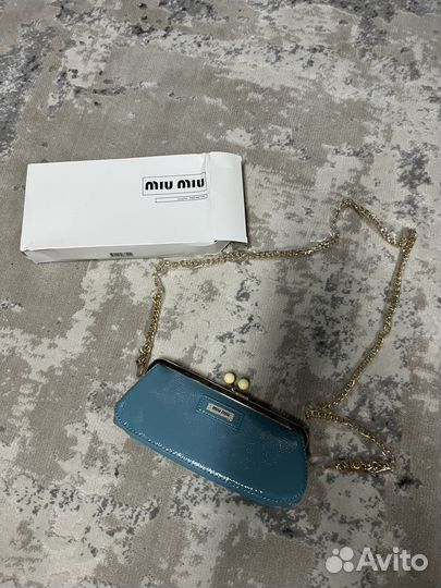 Сумка клатч на цепочке Miu Miu