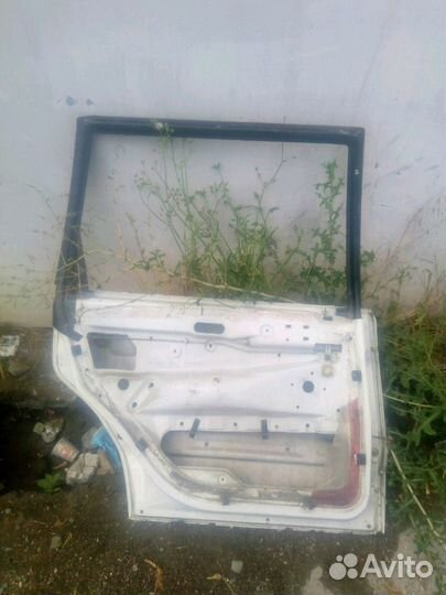 Дверь задняя левая универсал wv passat B3