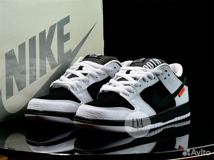 Кроссовки Nike Dunk Low SB X tightbooth