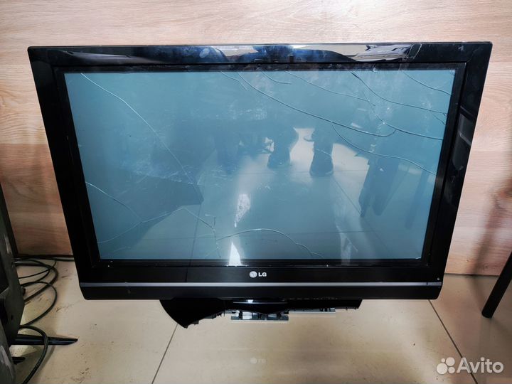 Телевизор LG 32PC51 (Разбор) (По запчастям)
