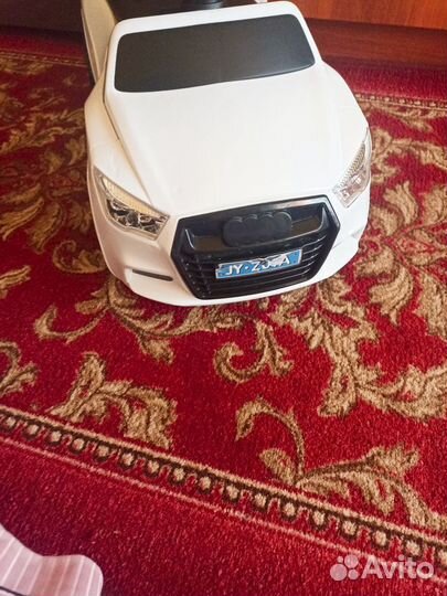 Машинка толокатор каталка