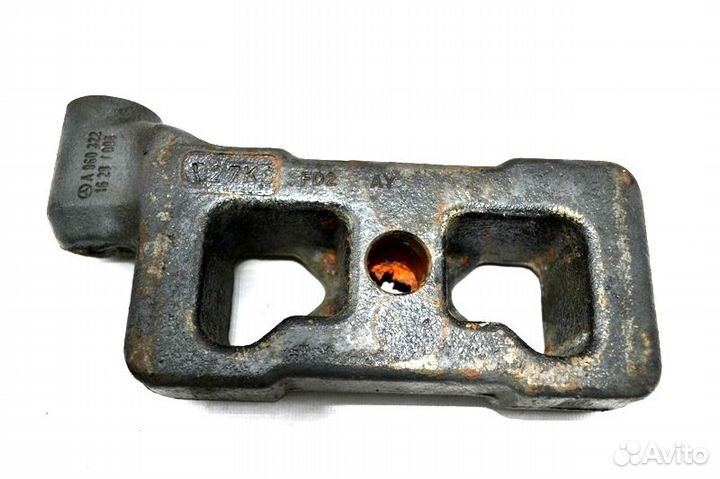 Кронштейн амортизатора переднего моста, нижний пра