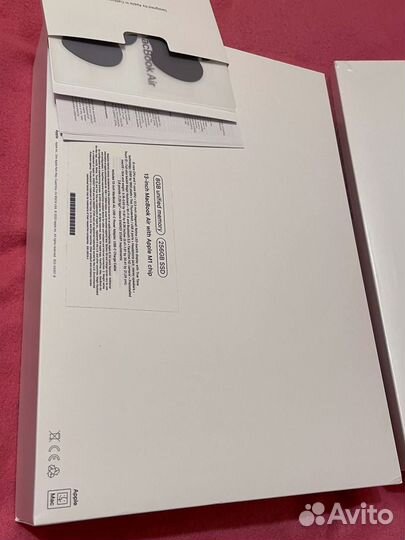 13 Apple Macbook Air m1 (2020) 8/256GB