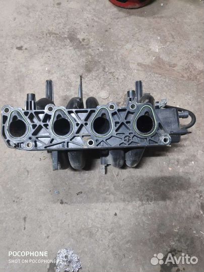 Коллектор впускной на Рено Логан 2 Сандеро 2 New