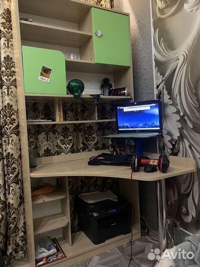 Компьютерный стол