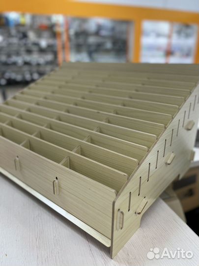 Ящик деревянный для хранения телефонов