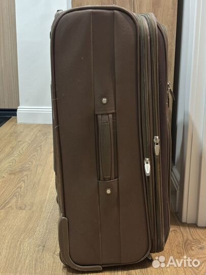 Чемодан на колесах