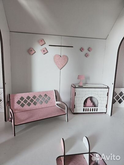 Кукольный домик с мебелью деревянный