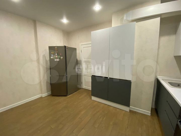 3-к. квартира, 81 м², 2/16 эт.