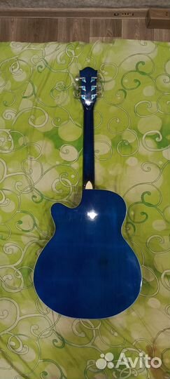 Акустическая гитара