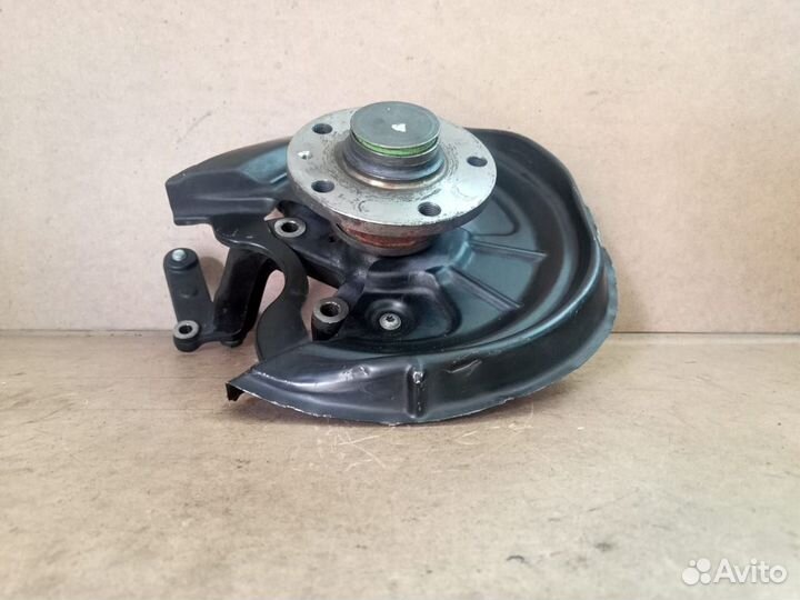 Кулак задний правый Volkswagen Golf (Mk5)