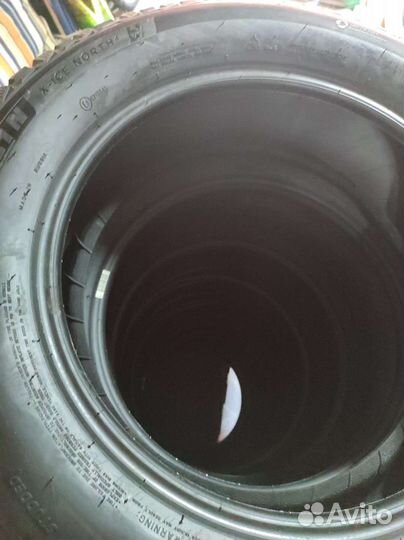 Michelin X-Ice North 4 215/60 R17