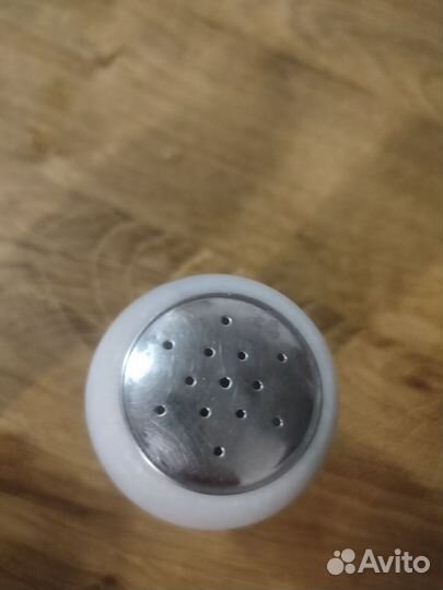 Солонка к и перечница с мельницей белый мрамор