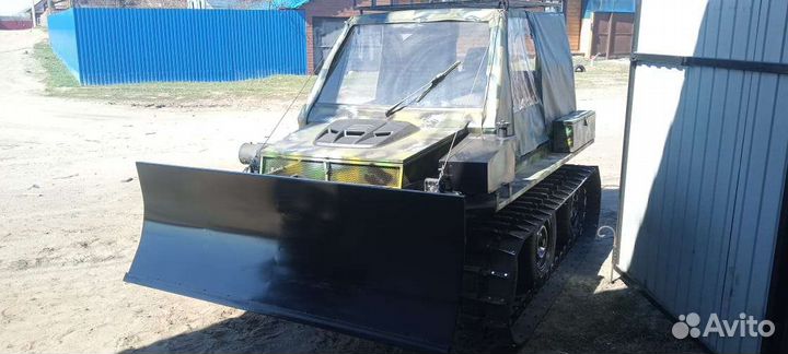 Вездеход гусеничный плавающий