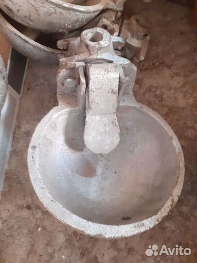 Поилки чугунные для кр