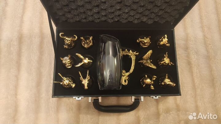 Набор рюмок-перевертышей +графин в кейсе золото
