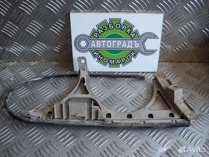 Планка под фару левая Mercedes Benz W210 1998г