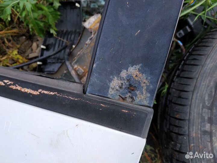 Дверь передняя левая Mitsubishi Pajero 2