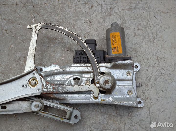 Стеклоподъемник левый Opel Astra G 1998-2005