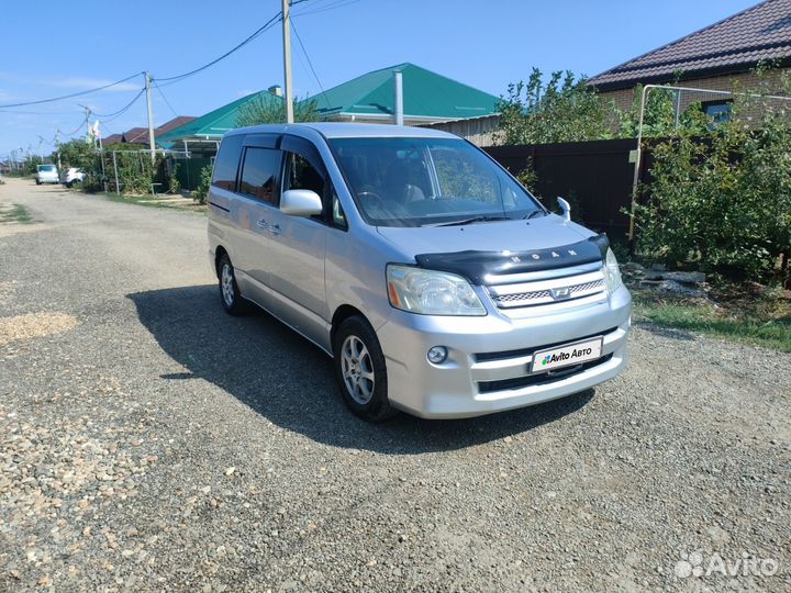 Toyota Noah 2.0 CVT, 2007, 182 000 км