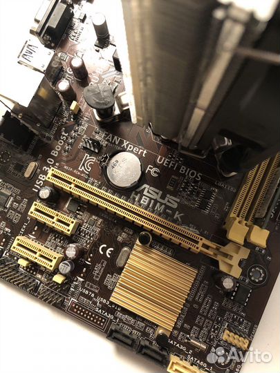 Материнская плата с процессором и памятью