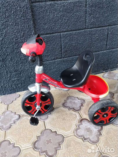 Детский трёхколёсный велосипед