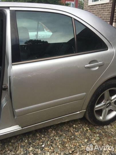 Дверь mercedes w210