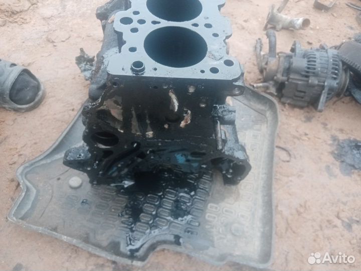 Блок цилиндров Mitsubishi Space Wagon 2 2.0 4D68T