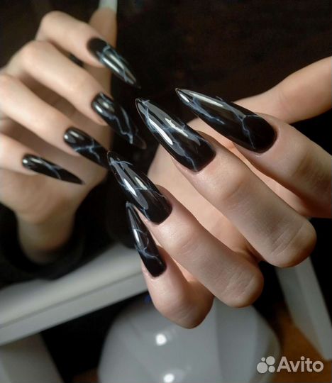 Маникюр с покрытием гель-лаком