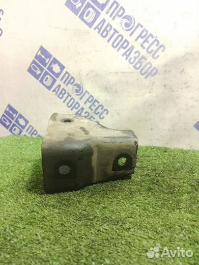 Кронштейн опоры двигателя передний Dodge Caliber