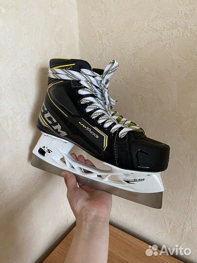 Коньки хоккейные ссм