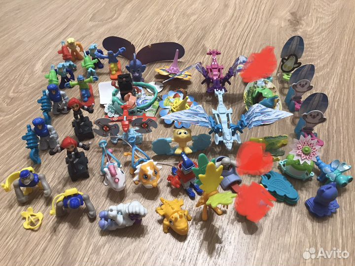 100 Игрушек Киндер сюрприз