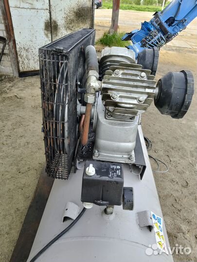 Поршневой компрессор сб4/Ф-270.LB50