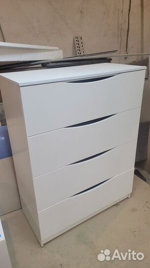 Комод белый в плёнке