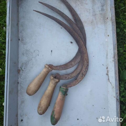 Серп и приспособление для очистки брёвен
