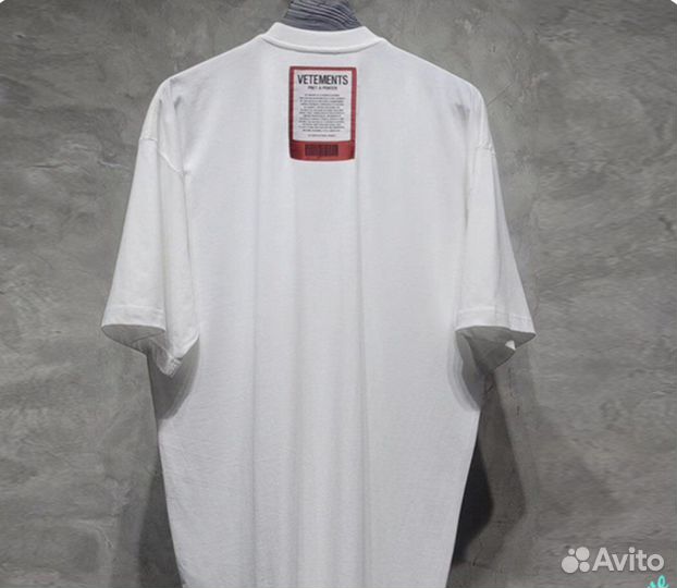 Футболка vetements pet-a-porter