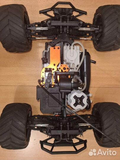 Машина на радиоуправлении с двс